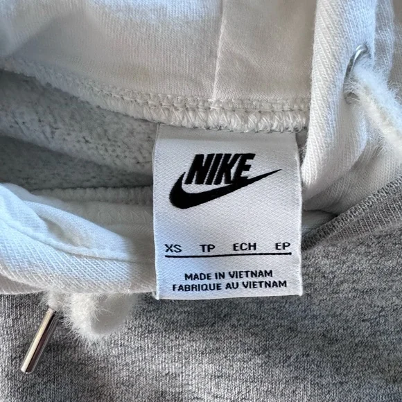 Nike Women's Gray and White Hoodie - Picture 5 of 6